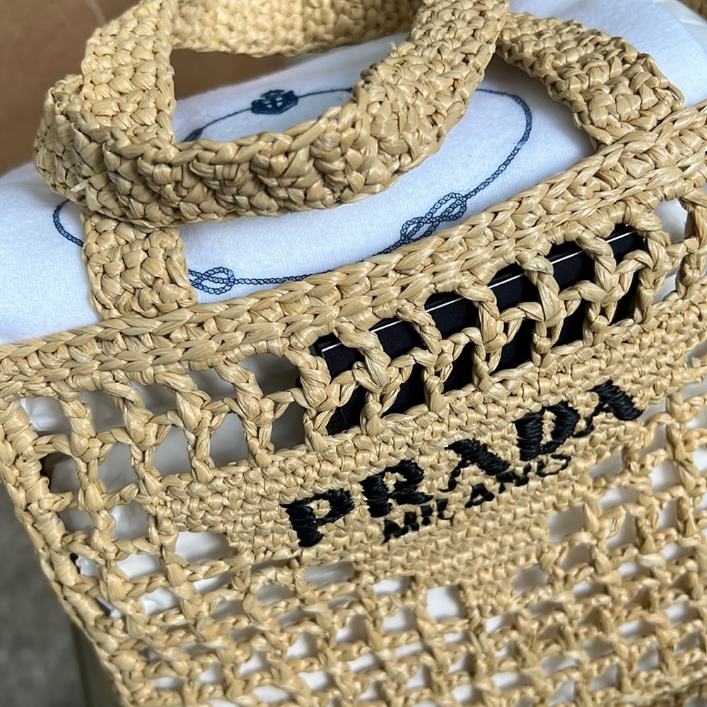 Prada small crochet raffia tote bag - Picture 16 of 16